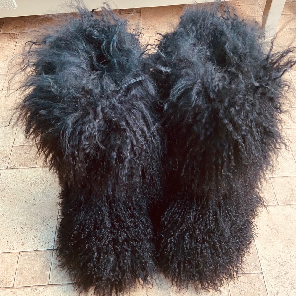 Women’s mid calf furry boots